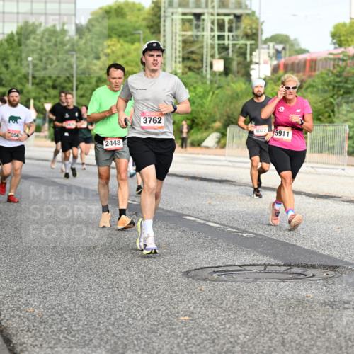 06.09.2026 - CURREX Alsterlauf Dr. Thomas Lammeyer http://msf.ph/oto/10134514 06.09.2026 09:59:54 Laufen 2448, 3762, 8022, 5911 meine-sportfotos.de
