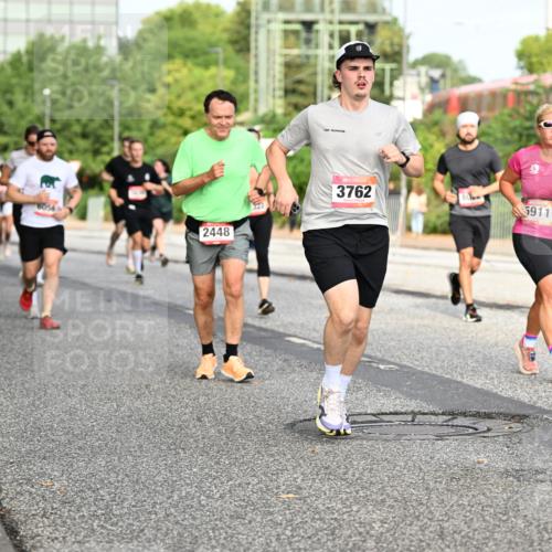 06.09.2026 - CURREX Alsterlauf Dr. Thomas Lammeyer http://msf.ph/oto/10134522 06.09.2026 09:59:55 Laufen 2448, 3762, 5911 meine-sportfotos.de