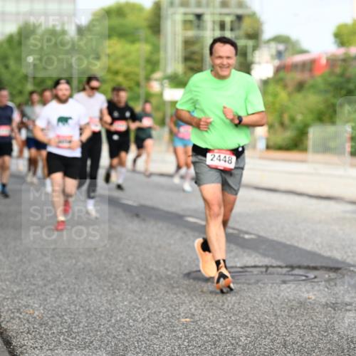 06.09.2026 - CURREX Alsterlauf Dr. Thomas Lammeyer http://msf.ph/oto/10134536 06.09.2026 09:59:56 Laufen 2448 meine-sportfotos.de