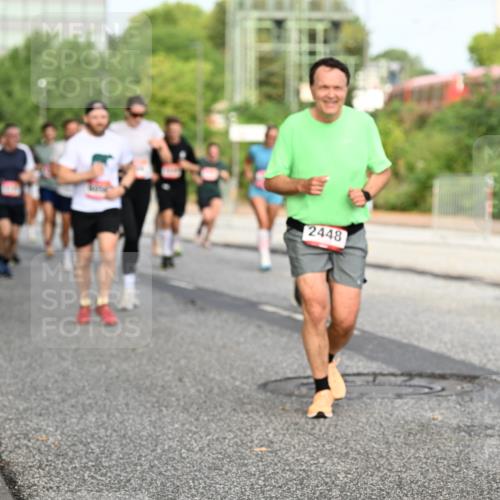 06.09.2026 - CURREX Alsterlauf Dr. Thomas Lammeyer http://msf.ph/oto/10134537 06.09.2026 09:59:56 Laufen 2448 meine-sportfotos.de