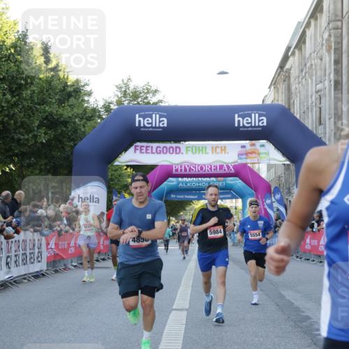 06.09.2026 - CURREX Alsterlauf Yannick Fuchs http://msf.ph/oto/10134552 06.09.2026 09:42:17 Ziel 3238, 4114, 4858, 5554, 5960, 5984, 6127, 6151, 6280, 6419, 6463, 8197 meine-sportfotos.de