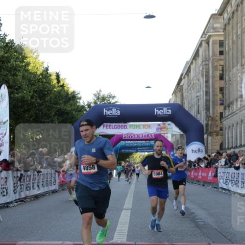 06.09.2026 - CURREX Alsterlauf Yannick Fuchs http://msf.ph/oto/10134577 06.09.2026 09:42:18 Ziel 2003, 4114, 4858, 5554, 5960, 5984, 6127, 6151, 6419, 6463, 8197 meine-sportfotos.de