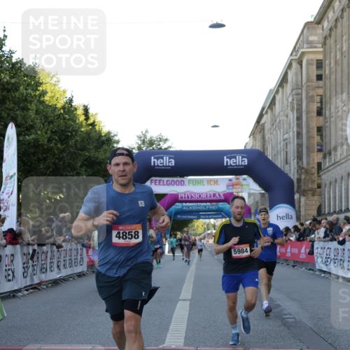 06.09.2026 - CURREX Alsterlauf Yannick Fuchs http://msf.ph/oto/10134596 06.09.2026 09:42:18 Ziel 2003, 4114, 4858, 5554, 5960, 5984, 6127, 6151, 6419, 6463, 8197 meine-sportfotos.de