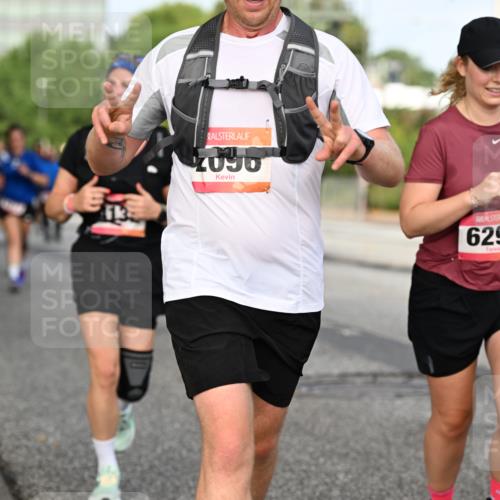 06.09.2026 - CURREX Alsterlauf Dr. Thomas Lammeyer http://msf.ph/oto/10134630 06.09.2026 10:00:04 Laufen 2090, 6290 meine-sportfotos.de
