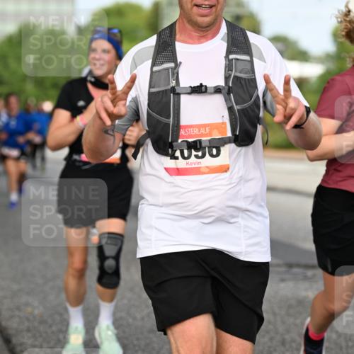 06.09.2026 - CURREX Alsterlauf Dr. Thomas Lammeyer http://msf.ph/oto/10134632 06.09.2026 10:00:04 Laufen 2090, 6290 meine-sportfotos.de