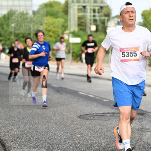06.09.2026 - CURREX Alsterlauf Dr. Thomas Lammeyer http://msf.ph/oto/10134661 06.09.2026 10:00:07 Laufen 2677, 5355 meine-sportfotos.de