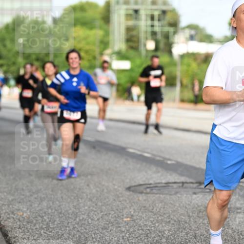 06.09.2026 - CURREX Alsterlauf Dr. Thomas Lammeyer http://msf.ph/oto/10134664 06.09.2026 10:00:07 Laufen 555 meine-sportfotos.de