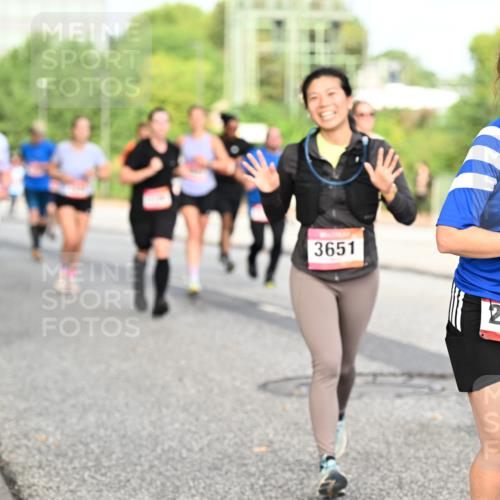 06.09.2026 - CURREX Alsterlauf Dr. Thomas Lammeyer http://msf.ph/oto/10134695 06.09.2026 10:00:10 Laufen 3651, 2677 meine-sportfotos.de