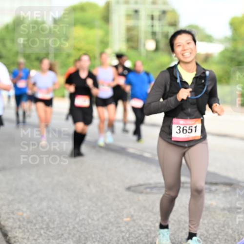 06.09.2026 - CURREX Alsterlauf Dr. Thomas Lammeyer http://msf.ph/oto/10134698 06.09.2026 10:00:10 Laufen 3651 meine-sportfotos.de