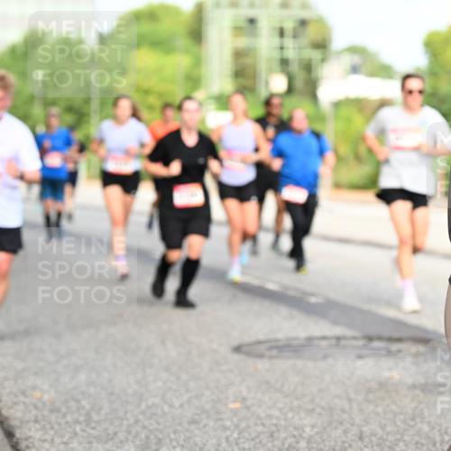 06.09.2026 - CURREX Alsterlauf Dr. Thomas Lammeyer http://msf.ph/oto/10134706 06.09.2026 10:00:10 Laufen 3651 meine-sportfotos.de