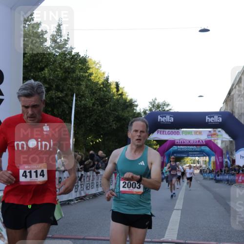 06.09.2026 - CURREX Alsterlauf Yannick Fuchs http://msf.ph/oto/10134725 06.09.2026 09:42:23 Ziel 2003, 4114, 4504, 4858, 5554, 5663, 5984, 6419, 6463, 8197 meine-sportfotos.de