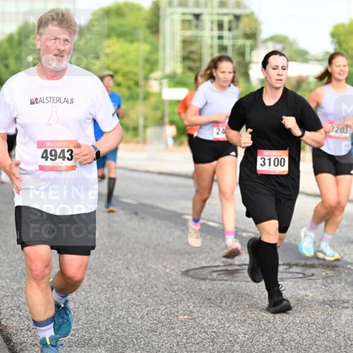 06.09.2026 - CURREX Alsterlauf Dr. Thomas Lammeyer http://msf.ph/oto/10134727 06.09.2026 10:00:12 Laufen 4943, 24, 3100, 3203 meine-sportfotos.de