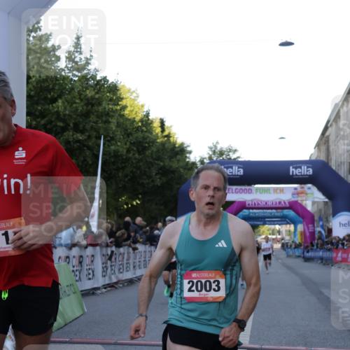 06.09.2026 - CURREX Alsterlauf Yannick Fuchs http://msf.ph/oto/10134739 06.09.2026 09:42:23 Ziel 2003, 4114, 4504, 4858, 5554, 5663, 5984, 6419, 6463, 8197 meine-sportfotos.de