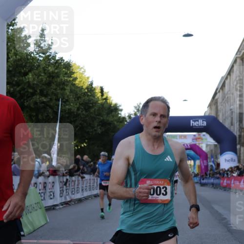 06.09.2026 - CURREX Alsterlauf Yannick Fuchs http://msf.ph/oto/10134744 06.09.2026 09:42:23 Ziel 2003, 4114, 4504, 4858, 5554, 5663, 5984, 6419, 6463, 8197 meine-sportfotos.de