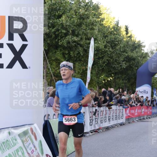 06.09.2026 - CURREX Alsterlauf Yannick Fuchs http://msf.ph/oto/10134766 06.09.2026 09:42:25 Ziel 2003, 2248, 4114, 4504, 4858, 5554, 5663, 5984, 6136, 8197 meine-sportfotos.de