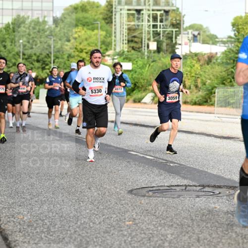 06.09.2026 - CURREX Alsterlauf Dr. Thomas Lammeyer http://msf.ph/oto/10134776 06.09.2026 10:00:16 Laufen 8275, 4495, 5330, 4972, 33784, 3059 meine-sportfotos.de