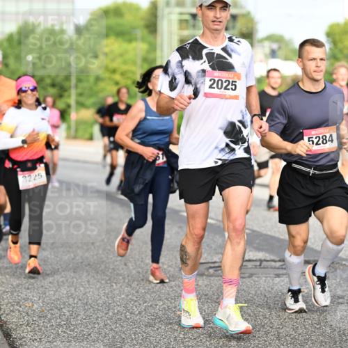 06.09.2026 - CURREX Alsterlauf Dr. Thomas Lammeyer http://msf.ph/oto/10134845 06.09.2026 10:00:23 Laufen 5004, 8225, 2025, 5284, 49 meine-sportfotos.de