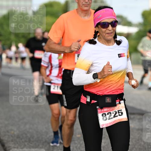 06.09.2026 - CURREX Alsterlauf Dr. Thomas Lammeyer http://msf.ph/oto/10134856 06.09.2026 10:00:26 Laufen 8225 meine-sportfotos.de