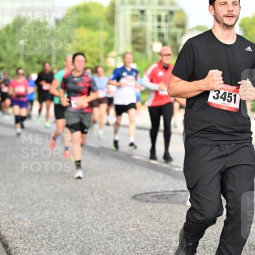 06.09.2026 - CURREX Alsterlauf Dr. Thomas Lammeyer http://msf.ph/oto/10134873 06.09.2026 10:00:33 Laufen 3451, 4376 meine-sportfotos.de