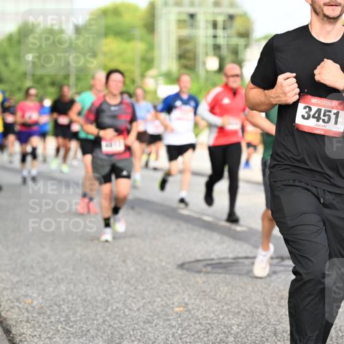 06.09.2026 - CURREX Alsterlauf Dr. Thomas Lammeyer http://msf.ph/oto/10134876 06.09.2026 10:00:33 Laufen 3451, 4376 meine-sportfotos.de
