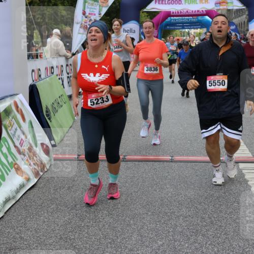 06.09.2026 - CURREX Alsterlauf Strokosch-Dieckow http://msf.ph/oto/10134877 06.09.2026 10:08:40 Ziel 2374, 2450, 2487, 2491, 2580, 3082, 3482, 3836, 3888, 3889, 4115, 4185, 4233, 4651, 5130, 5140, 5233, 5319, 5550, 5985, 8089 meine-sportfotos.de