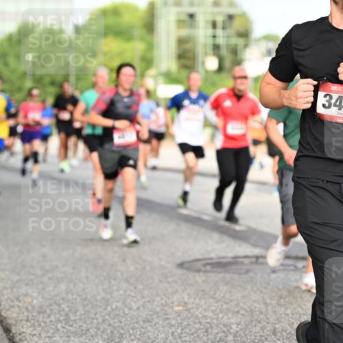 06.09.2026 - CURREX Alsterlauf Dr. Thomas Lammeyer http://msf.ph/oto/10134878 06.09.2026 10:00:33 Laufen 3451, 4 meine-sportfotos.de