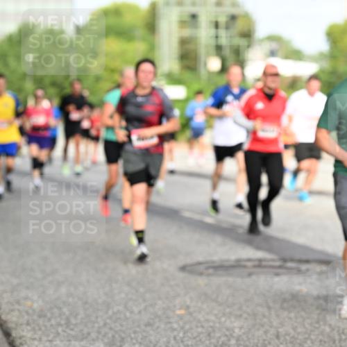 06.09.2026 - CURREX Alsterlauf Dr. Thomas Lammeyer http://msf.ph/oto/10134883 06.09.2026 10:00:34 Laufen 5046 meine-sportfotos.de