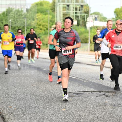 06.09.2026 - CURREX Alsterlauf Dr. Thomas Lammeyer http://msf.ph/oto/10134888 06.09.2026 10:00:34 Laufen 8100, 5401, 4431, 8, 4812, 8044 meine-sportfotos.de