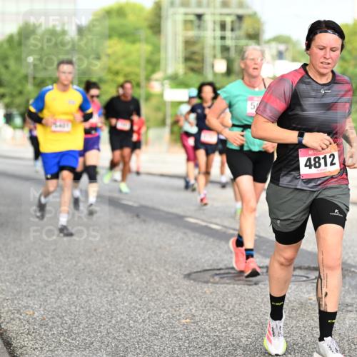 06.09.2026 - CURREX Alsterlauf Dr. Thomas Lammeyer http://msf.ph/oto/10134902 06.09.2026 10:00:35 Laufen 5, 4812 meine-sportfotos.de