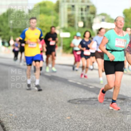 06.09.2026 - CURREX Alsterlauf Dr. Thomas Lammeyer http://msf.ph/oto/10134911 06.09.2026 10:00:36 Laufen 5071, 4812 meine-sportfotos.de
