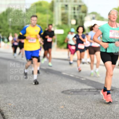 06.09.2026 - CURREX Alsterlauf Dr. Thomas Lammeyer http://msf.ph/oto/10134912 06.09.2026 10:00:36 Laufen 5071, 4 meine-sportfotos.de