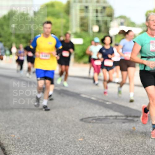 06.09.2026 - CURREX Alsterlauf Dr. Thomas Lammeyer http://msf.ph/oto/10134915 06.09.2026 10:00:36 Laufen 5071 meine-sportfotos.de