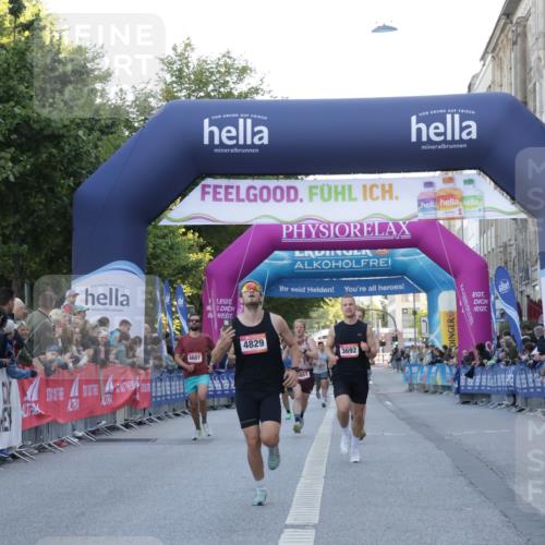 06.09.2026 - CURREX Alsterlauf Yannick Fuchs http://msf.ph/oto/10134924 06.09.2026 09:42:34 Ziel 2248, 3692, 4504, 4829, 5464, 6136, 6472 meine-sportfotos.de