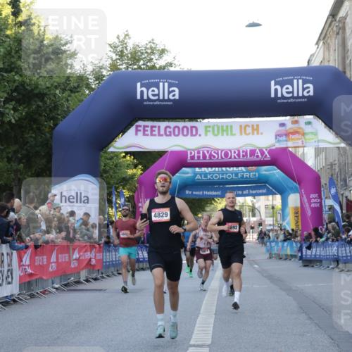 06.09.2026 - CURREX Alsterlauf Yannick Fuchs http://msf.ph/oto/10134934 06.09.2026 09:42:35 Ziel 2248, 3692, 4829, 5464, 6136, 6472 meine-sportfotos.de