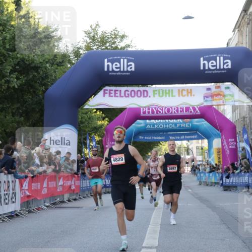 06.09.2026 - CURREX Alsterlauf Yannick Fuchs http://msf.ph/oto/10134937 06.09.2026 09:42:35 Ziel 2248, 3692, 4829, 5464, 6136, 6472 meine-sportfotos.de