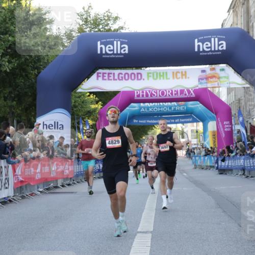 06.09.2026 - CURREX Alsterlauf Yannick Fuchs http://msf.ph/oto/10134939 06.09.2026 09:42:35 Ziel 2248, 3692, 4829, 5464, 6136, 6472 meine-sportfotos.de