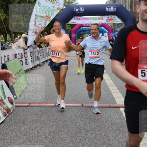 06.09.2026 - CURREX Alsterlauf Strokosch-Dieckow http://msf.ph/oto/10134952 06.09.2026 10:08:47 Ziel 2374, 2450, 2487, 2580, 3086, 3400, 3482, 3540, 3811, 3812, 3836, 4115, 4129, 4185, 4233, 4274, 4746, 5125, 5130, 5319, 5367, 5985, 8089 meine-sportfotos.de