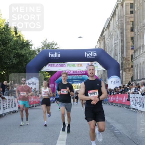 06.09.2026 - CURREX Alsterlauf Yannick Fuchs http://msf.ph/oto/10134963 06.09.2026 09:42:39 Ziel 3692, 4006, 4607, 4829, 5173, 5464, 5811 meine-sportfotos.de