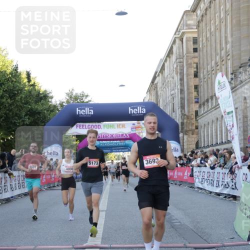06.09.2026 - CURREX Alsterlauf Yannick Fuchs http://msf.ph/oto/10134972 06.09.2026 09:42:39 Ziel 3692, 4006, 4607, 4829, 5173, 5464, 5811 meine-sportfotos.de