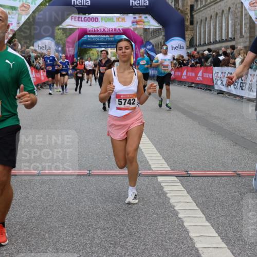 06.09.2026 - CURREX Alsterlauf Strokosch-Dieckow http://msf.ph/oto/10135039 06.09.2026 10:09:00 Ziel 2679, 2681, 2777, 3036, 4021, 4738, 5132, 5252, 5742, 5798, 6116, 6296, 6488, 8055 meine-sportfotos.de