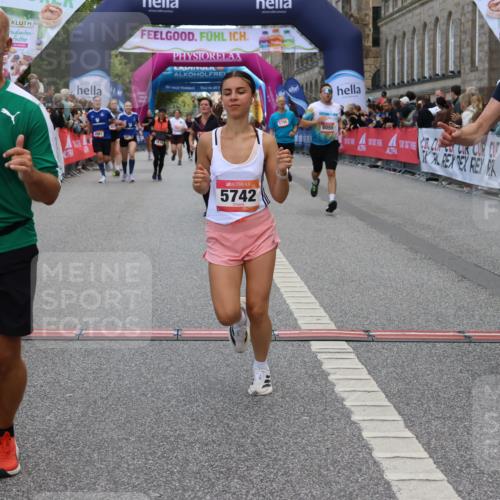 06.09.2026 - CURREX Alsterlauf Strokosch-Dieckow http://msf.ph/oto/10135041 06.09.2026 10:09:00 Ziel 2679, 2681, 2777, 3036, 4021, 4738, 5132, 5252, 5742, 5798, 6116, 6296, 6488, 8055 meine-sportfotos.de