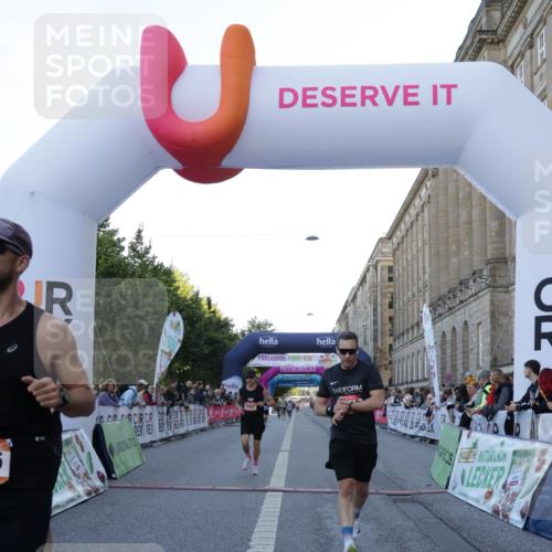 06.09.2026 - CURREX Alsterlauf Yannick Fuchs http://msf.ph/oto/10135075 06.09.2026 09:42:49 Ziel 2007, 2729, 3110, 3815, 4006, 4607, 5675, 6376, 6381 meine-sportfotos.de