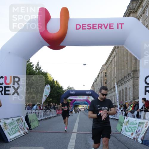 06.09.2026 - CURREX Alsterlauf Yannick Fuchs http://msf.ph/oto/10135086 06.09.2026 09:42:50 Ziel 2007, 2729, 3110, 3815, 5675, 6376, 6381 meine-sportfotos.de
