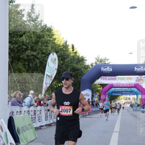06.09.2026 - CURREX Alsterlauf Yannick Fuchs http://msf.ph/oto/10135089 06.09.2026 09:42:51 Ziel 2007, 2729, 3110, 3815, 5675, 6140, 6376, 6381 meine-sportfotos.de