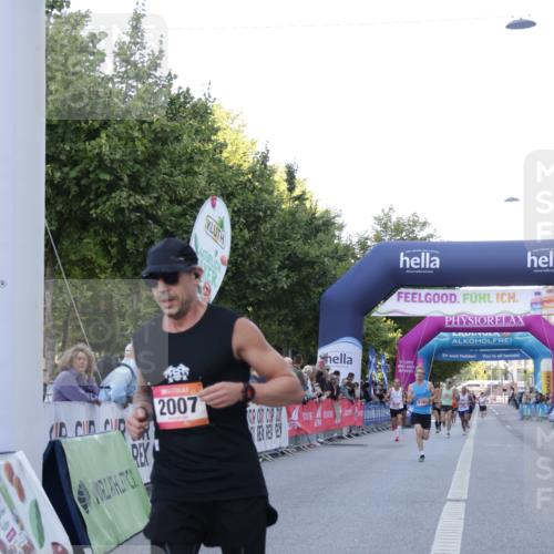 06.09.2026 - CURREX Alsterlauf Yannick Fuchs http://msf.ph/oto/10135098 06.09.2026 09:42:51 Ziel 2007, 2729, 3110, 3815, 5675, 6140, 6376, 6381 meine-sportfotos.de