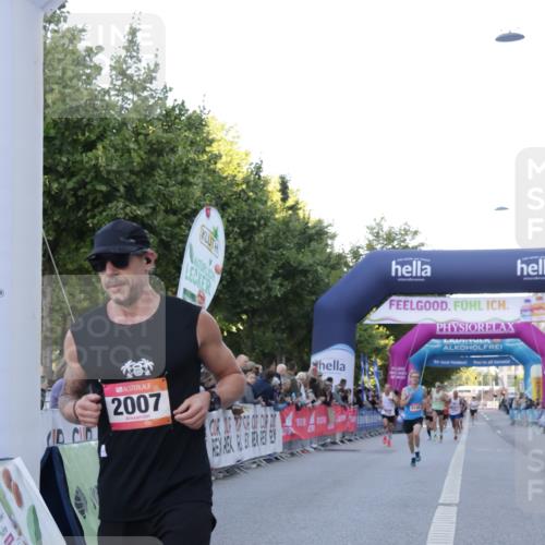 06.09.2026 - CURREX Alsterlauf Yannick Fuchs http://msf.ph/oto/10135101 06.09.2026 09:42:51 Ziel 2007, 2729, 3110, 3815, 5675, 6140, 6376, 6381 meine-sportfotos.de