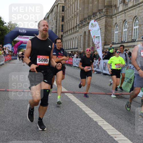 06.09.2026 - CURREX Alsterlauf Strokosch-Dieckow http://msf.ph/oto/10135107 06.09.2026 09:56:11 Ziel 2171, 2516, 2548, 2805, 3225, 3486, 3571, 3636, 3830, 4111, 4365, 4809, 5085, 5095, 5206, 6170, 8105, 8170 meine-sportfotos.de