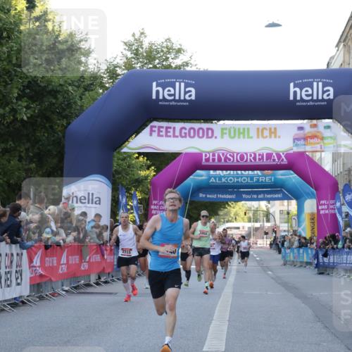 06.09.2026 - CURREX Alsterlauf Yannick Fuchs http://msf.ph/oto/10135109 06.09.2026 09:42:53 Ziel 2007, 3110, 3815, 5675, 6140, 6381 meine-sportfotos.de