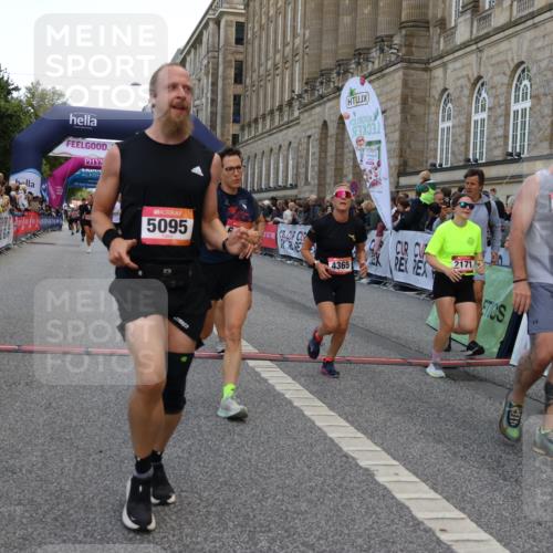 06.09.2026 - CURREX Alsterlauf Strokosch-Dieckow http://msf.ph/oto/10135110 06.09.2026 09:56:12 Ziel 2171, 2548, 2805, 3225, 3486, 3571, 3830, 4111, 4365, 4809, 5085, 5095, 5206, 5682, 6170, 8105, 8170 meine-sportfotos.de