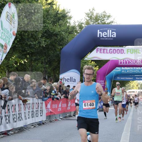 06.09.2026 - CURREX Alsterlauf Yannick Fuchs http://msf.ph/oto/10135122 06.09.2026 09:42:55 Ziel 2007, 2715, 3110, 3815, 5675, 6140, 6381, 6421 meine-sportfotos.de